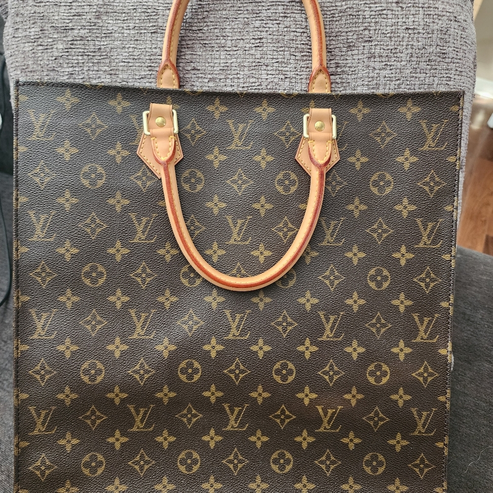 LOUIS VUITTON Sac Plat Tote - Picture 12 of 16